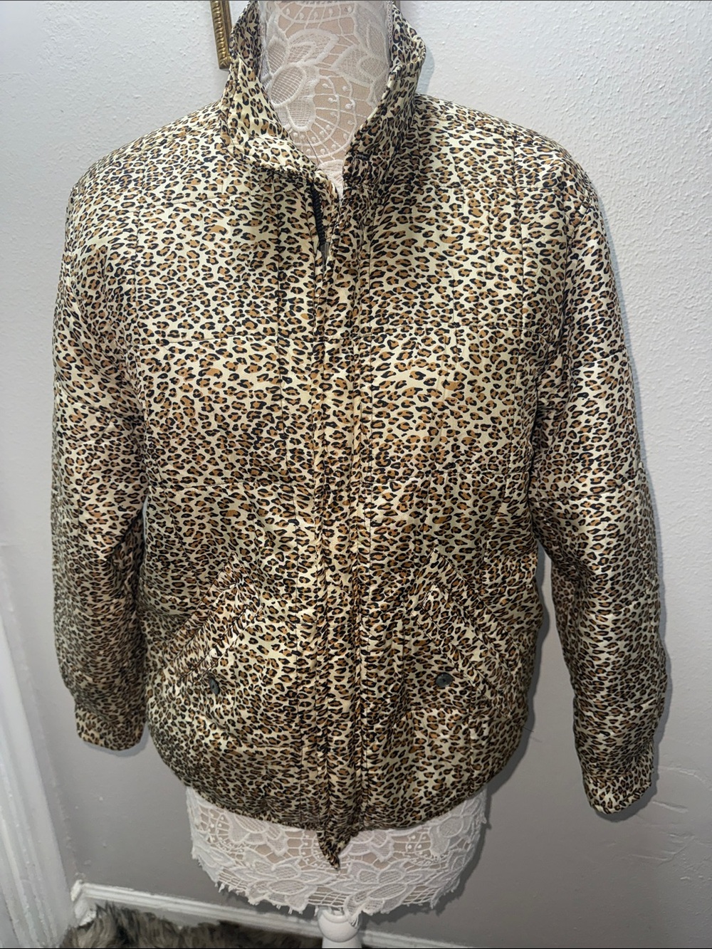 Clio VINTAGE 100% Silk Leopard-Print Bomber Jacket in Tan & Black